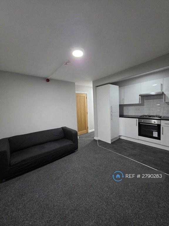 2 bedroom flat in Colchester Avenue, Cardiff, CF23 (2 bed) (#2790283)