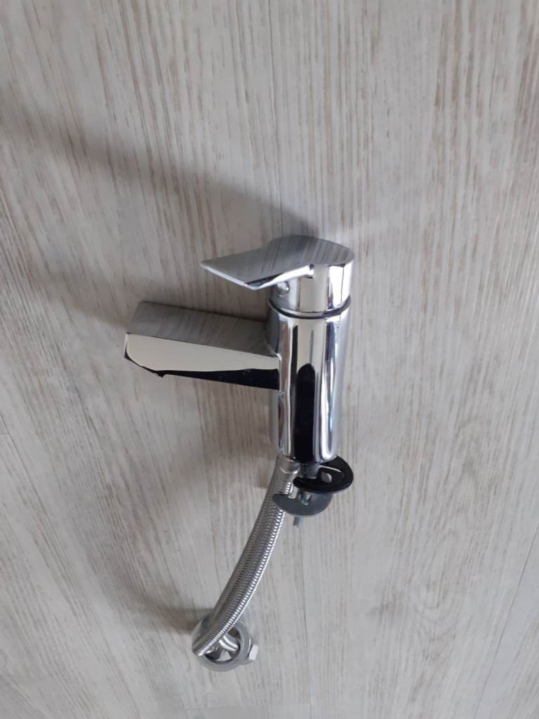 BATHROOM SINK MIXER TAP 