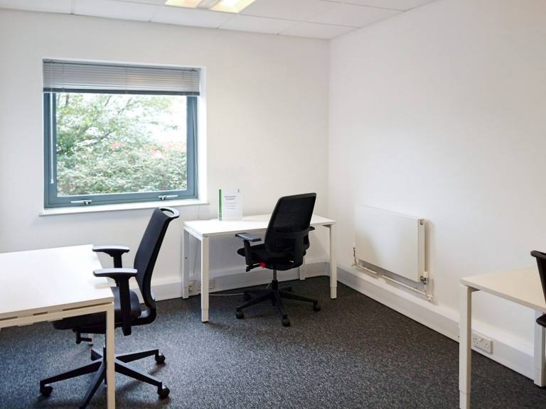 Evesham - WR11 1GP \ Office Space Available to Rent by the Day
