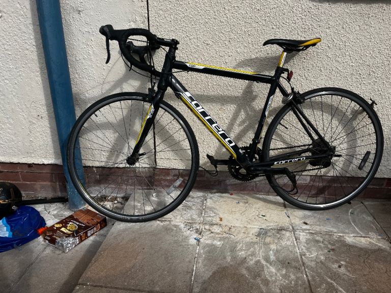 Carrera Road Bike – Black and Yellow, Good Condition