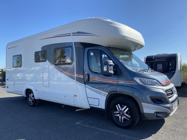 2016 AUTO-TRAIL FRONTIER SAVANNAH LUXURY 4 BERTH MOTORHOME