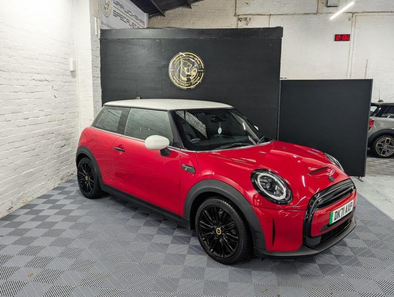  MINI Electric Hatch Cooper SE 32.6kWh Level 2 Auto 3dr Electric Automatic