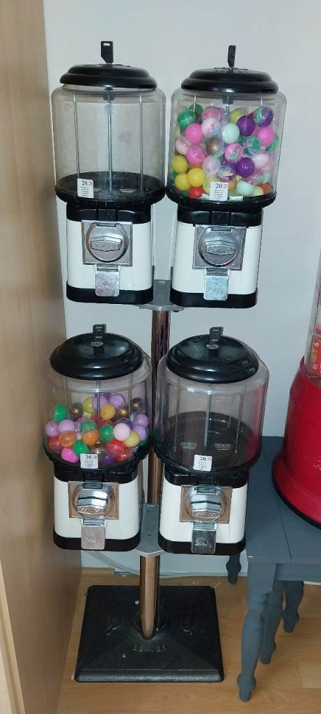 Man cave Beaver vender x4