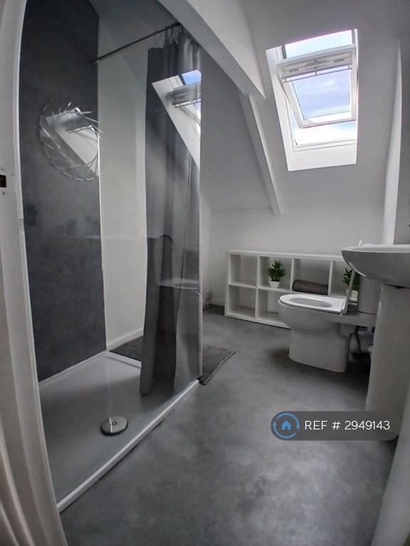1 bedroom flat in Old School House, Pontyclun, CF72 (1 bed) (#2949143)