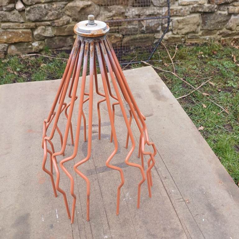 Chimney anti bird cowl