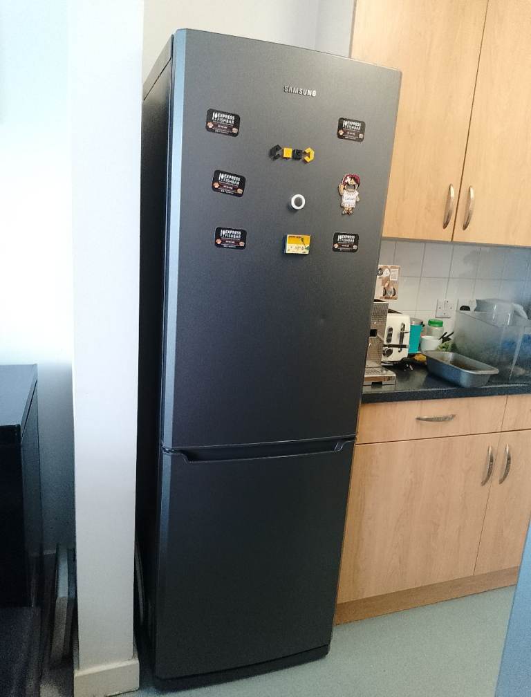 Fridge freezer 