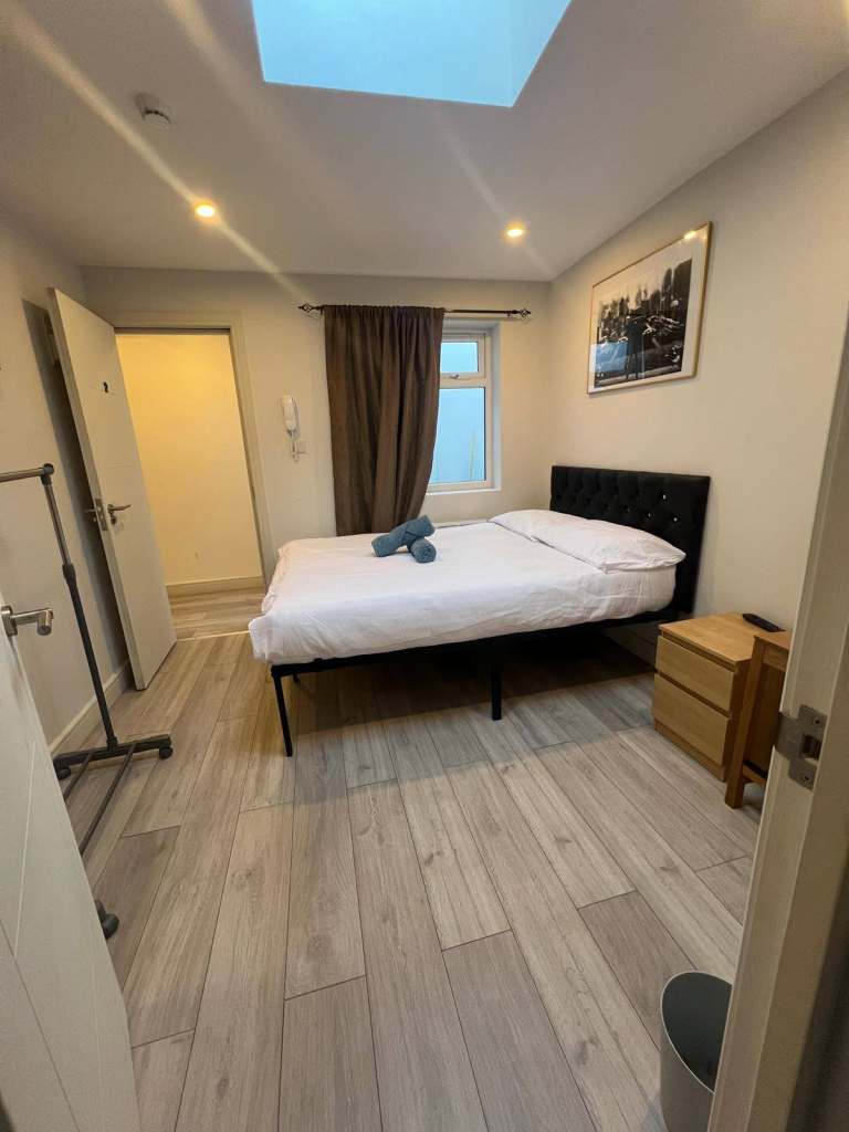 🏡 Private Studio / Room Available Now – Modern Accommodation, SE17 2AX