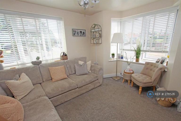 2 bedroom flat in Marie Court, Bournemouth, BH9 (2 bed) (#2711526)