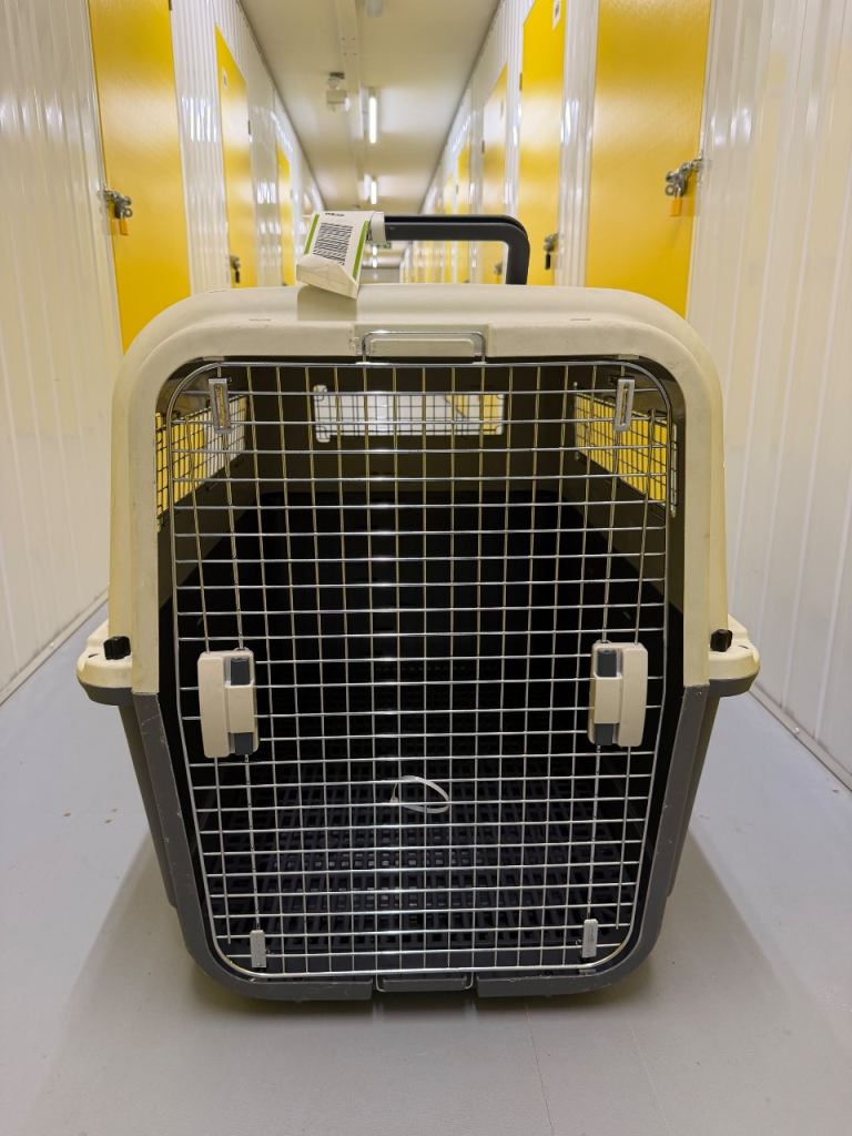 Dog crate Large IATA travel approved