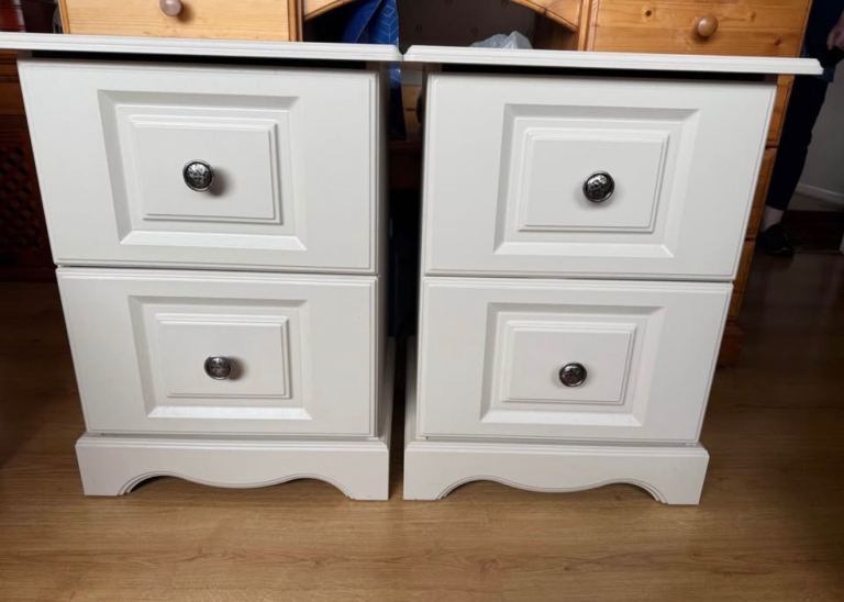 Pair of White Bedside lockers - excellent condition