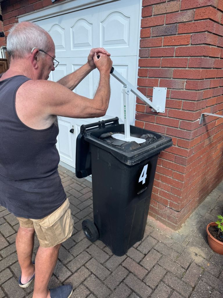 Binzee - The Wheelie bin rubbish compactor 