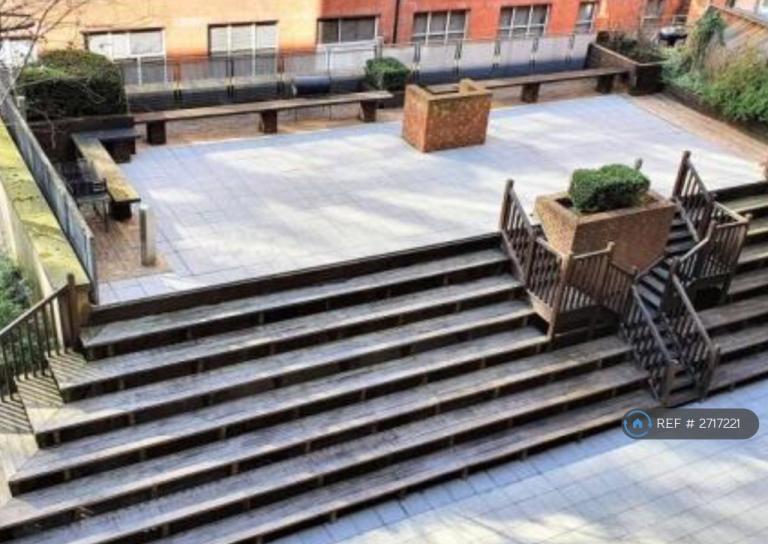 1 bedroom flat in Whitworth Street West, Manchester, M1 (1 bed) (#2717221)