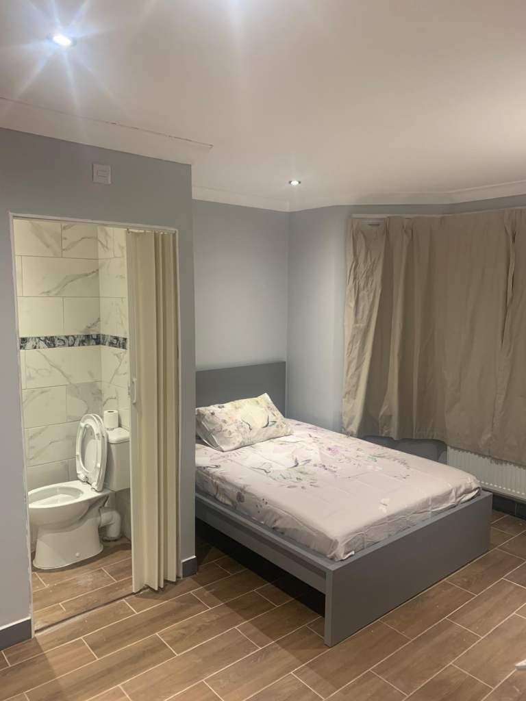 Spacious & Cosy Ensuite Room for Rent in - BH8 8RT