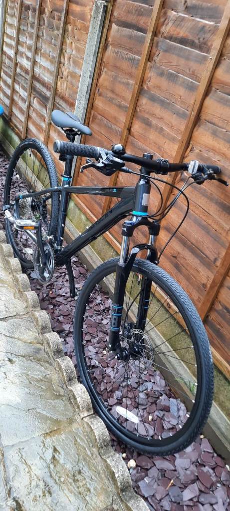 Hybrid Saracen bike