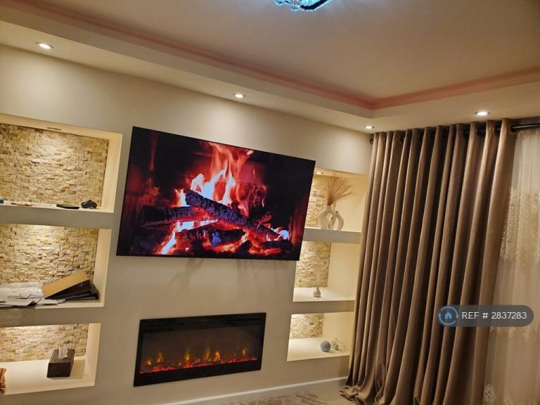 2 bedroom house in Green Walks, Prestwich, Manchester, M25 (2 bed) (#2837283)