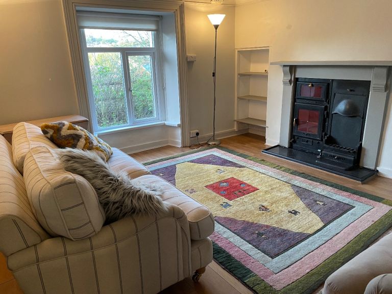 1 BEDROOM GARDEN FLAT