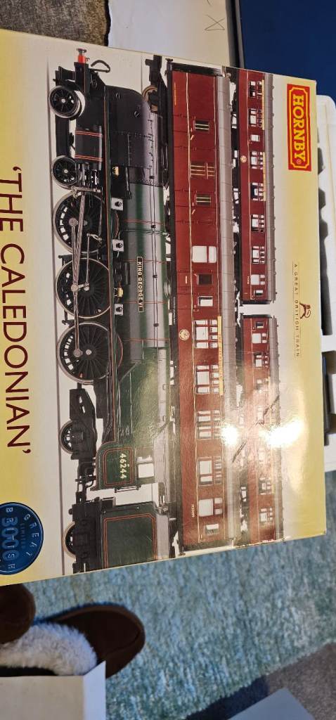 Hornby Caledonian set