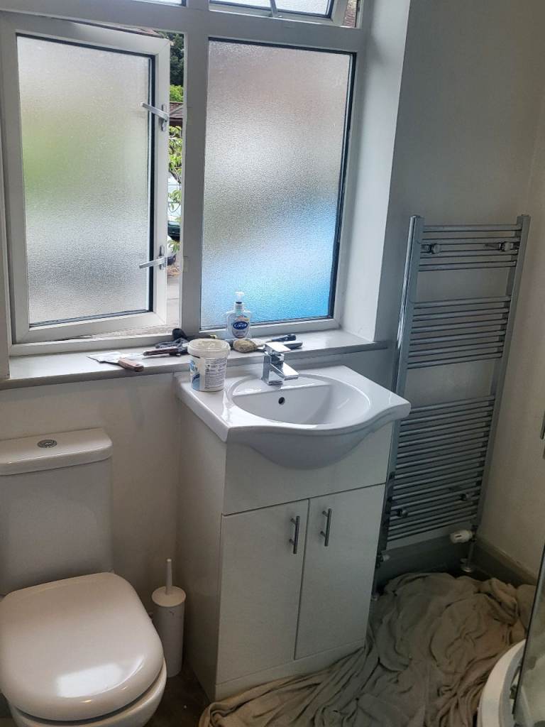 Large room with en suite shower and walk in wardrobe 
