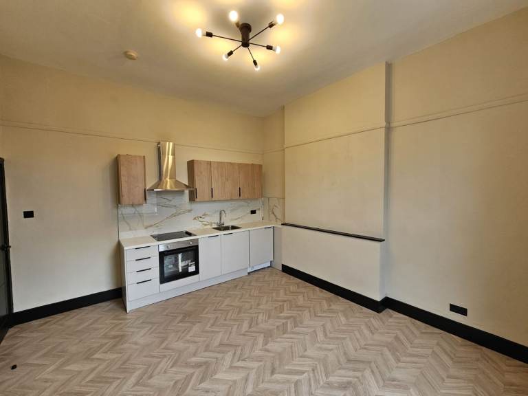 3 Bedroom Flat in Brixton (SW9) | DSS Welcome