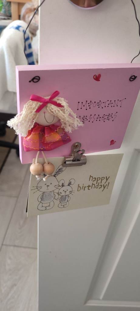 Freya Design Little girl's message/notice board