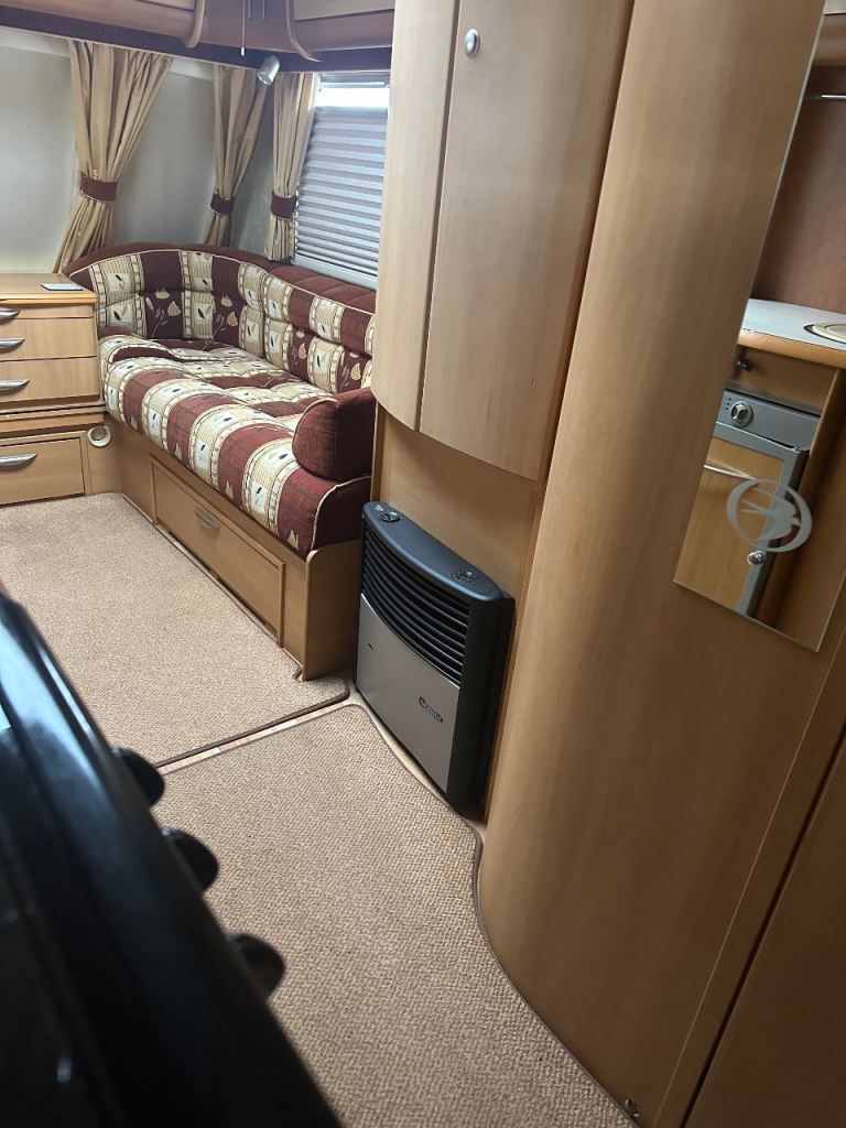 2006 Swift challenger 550 4 berth with fixed transverse bed