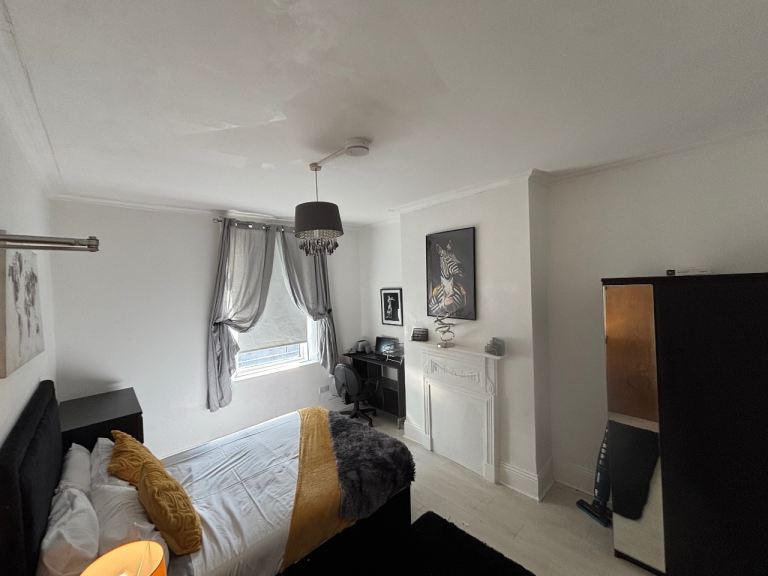 Large double room sidney grove newcastle