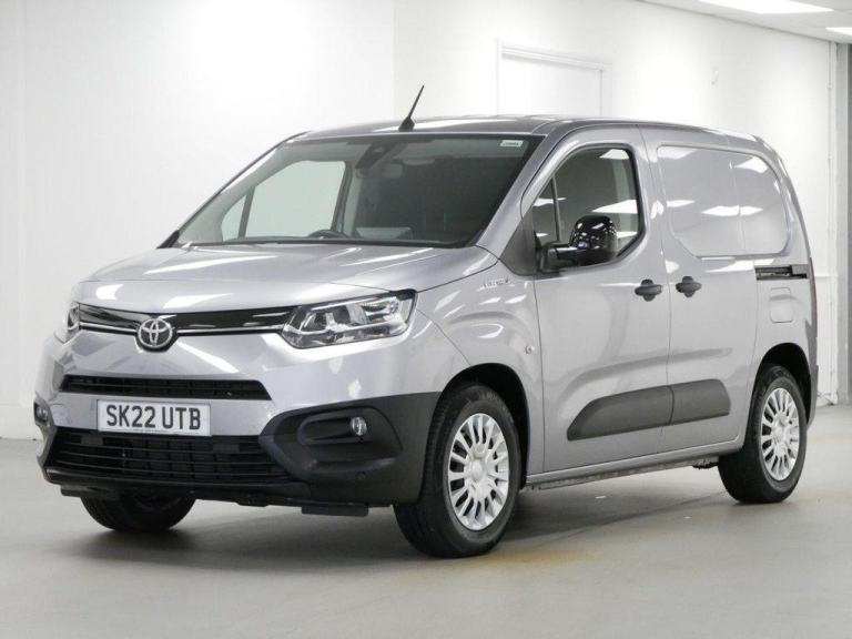 2022 TOYOTA PROACE CITY 100 KW 50 KWH L1 ICON EDITION 6 DR AUTOMATIC ( NO VAT )