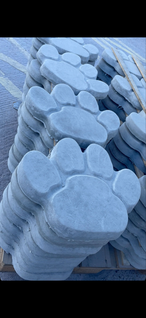New Concrete Paw Print Stepping Stones for Garden Path