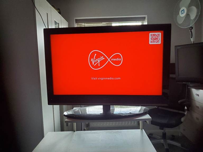 NEON 37 INCH LCD FREEVIEW T .V
