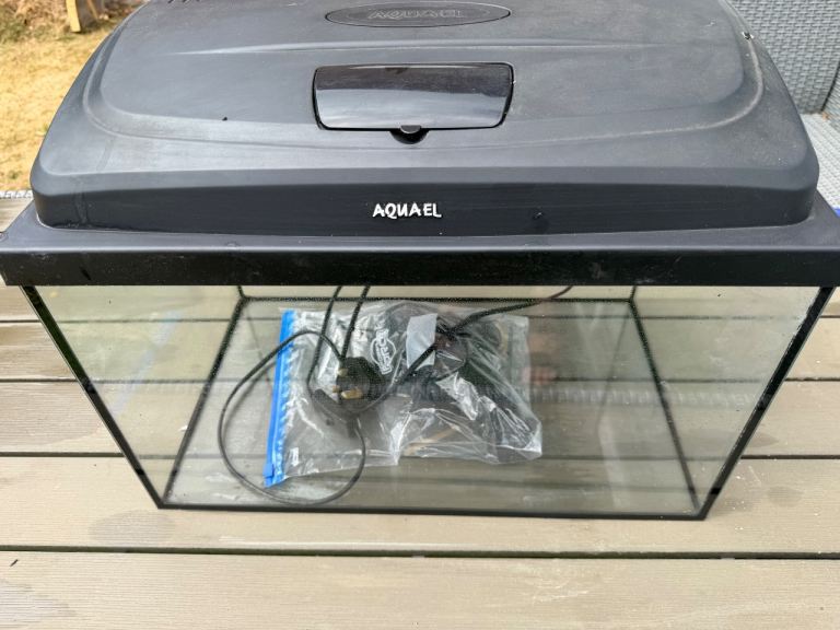 Aquael Fish Tank Aquarium with Light and Pump