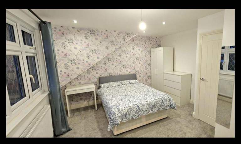 Clean spacious double room in Rainham RM13