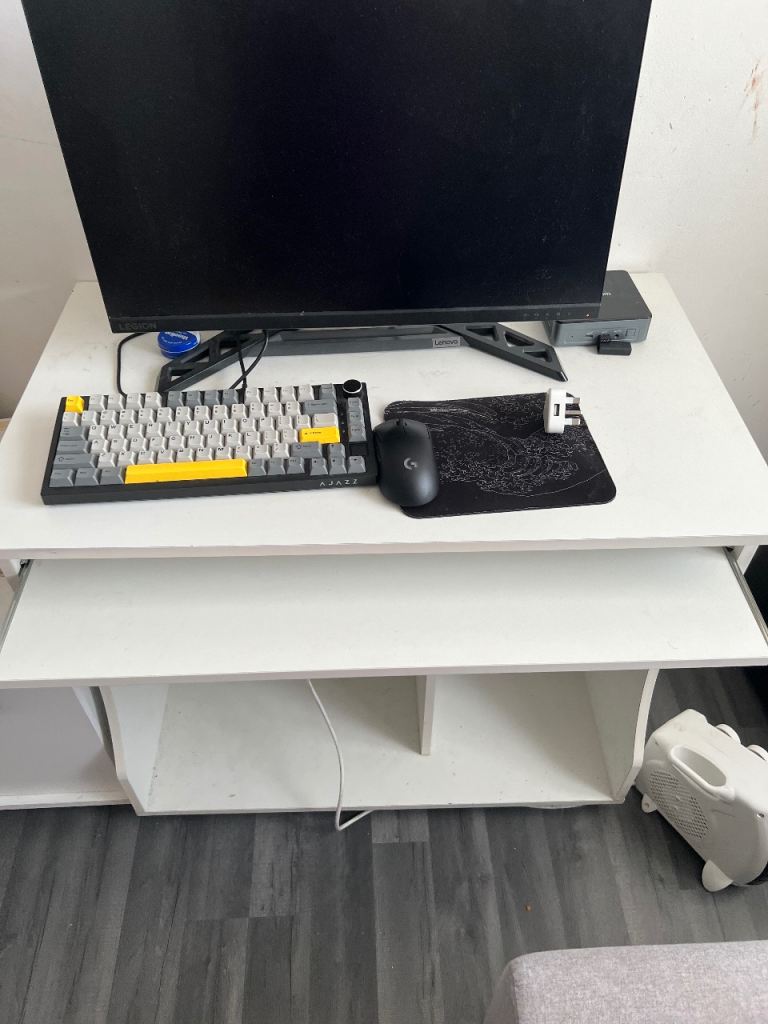 Computer desk