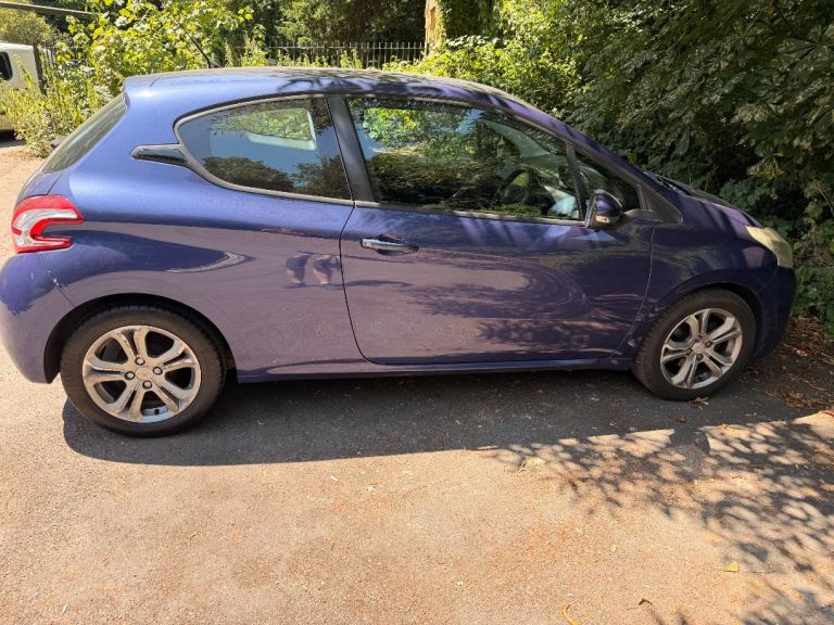 Peugeot, 208, Hatchback, 2013, Manual, 1398 (cc), 3 doors