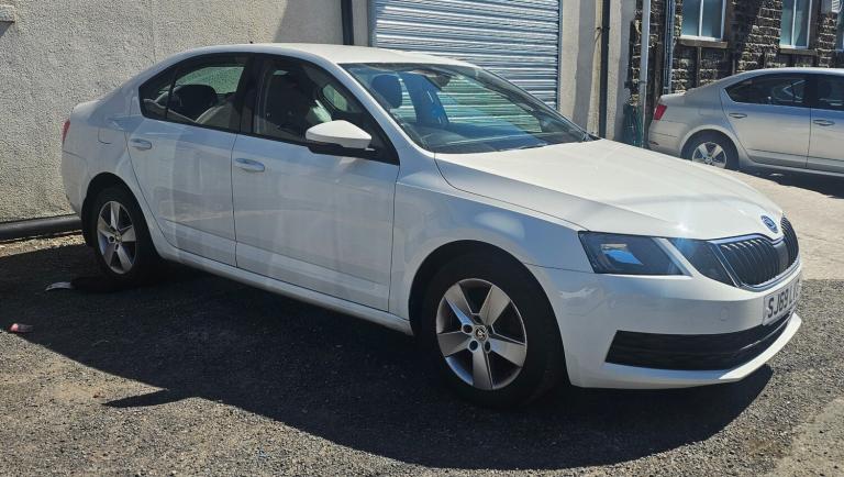 2019 Skoda Octavia 1.6 TDI CR S 5dr HATCHBACK Diesel Manual