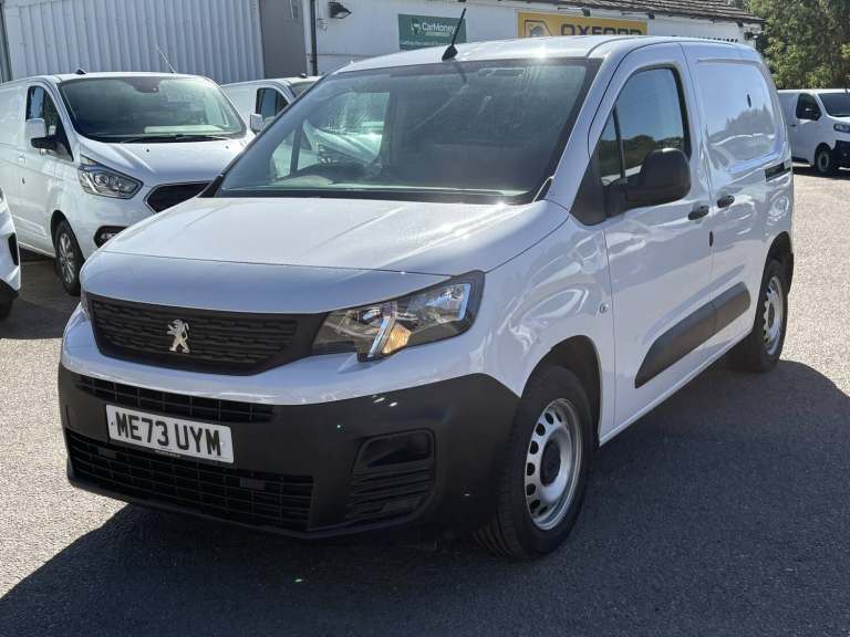 2024 Peugeot Partner 1.5 Partner PV Pro-Premium+ Std 1000 BHDi 100 S&S MT Panel Van Diesel Manual