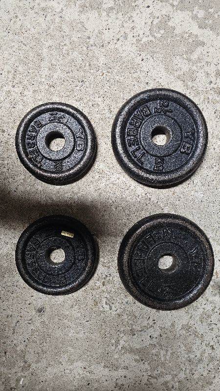 100kg Tri Grip Olympic Plates + 20kg Olympic bar with ROLLER CLIPS and dumbells with weights 