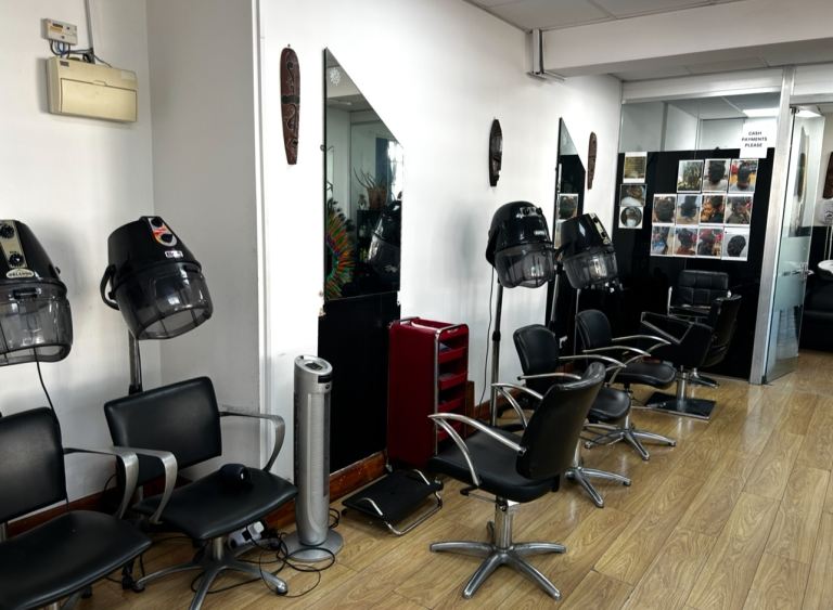 Pop-Up Salon Rental Stations Available, Beauty Room hairdressing station Barber station