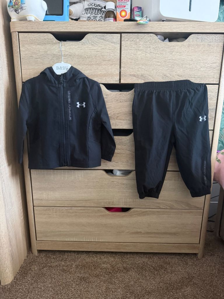 Under Armour Baby Outfit – Black, 6-9 Months