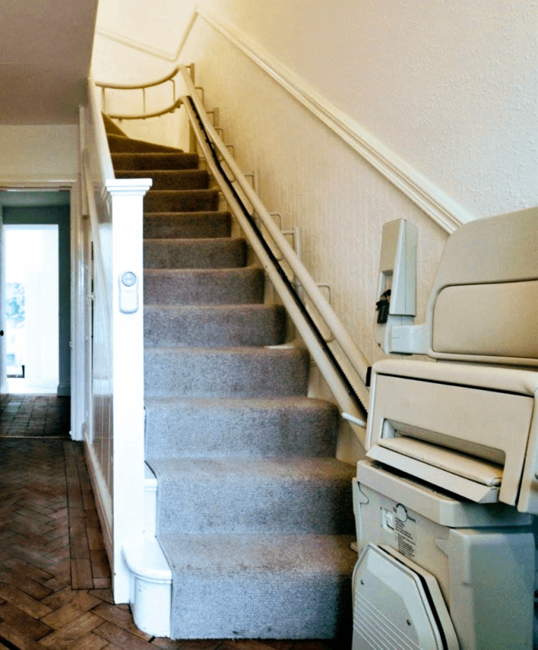 Right Hand Stairlift for Curve Stairs – Brilliant Condition