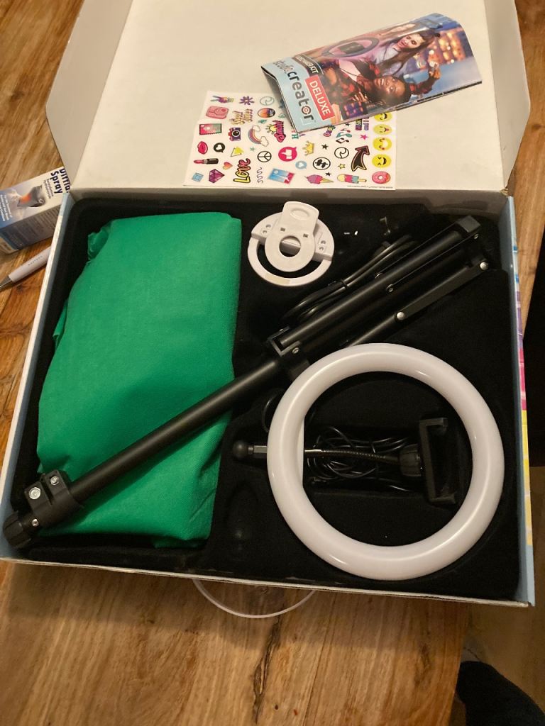 Studio Creator Video Maker Kit for Blogging TikTok Video Maker age 8 - adult