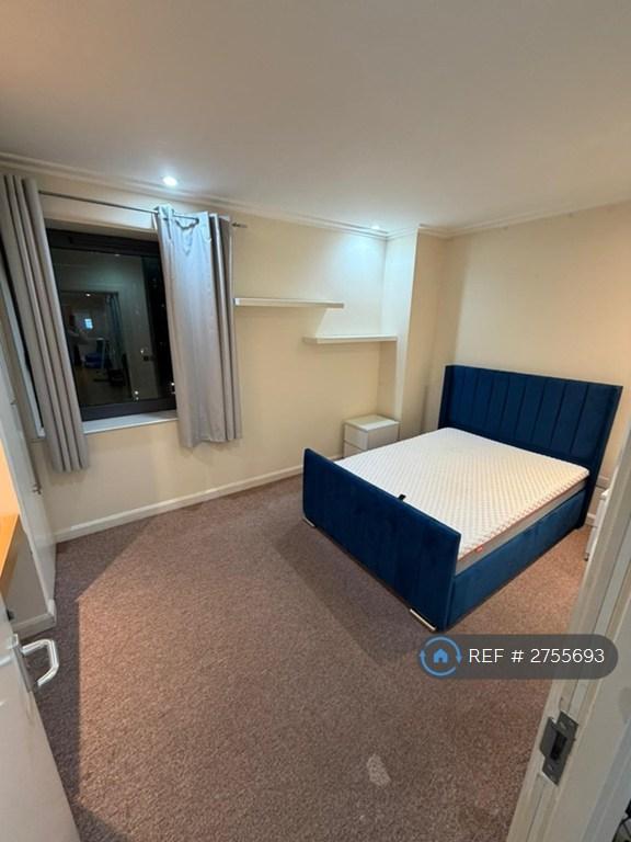 1 bedroom in Discovery Dock Apartments East, London, E14 (#2755693)