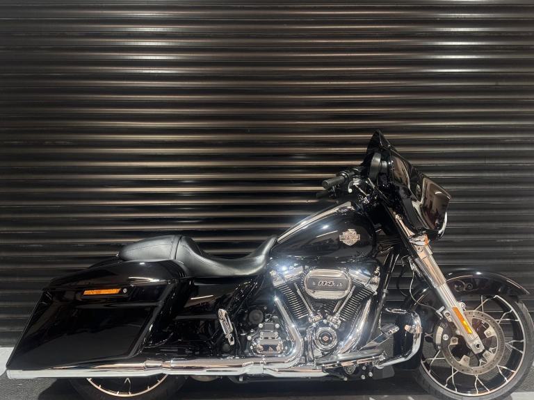 HARLEY-DAVIDSON TOURING FLHXS Streetglide Special Stage 1  Extras