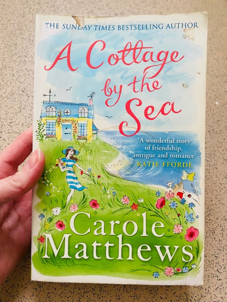 A cottage by the sea book by carole Matthews 