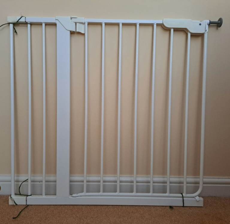 Baby Dan pressure fit safety gate