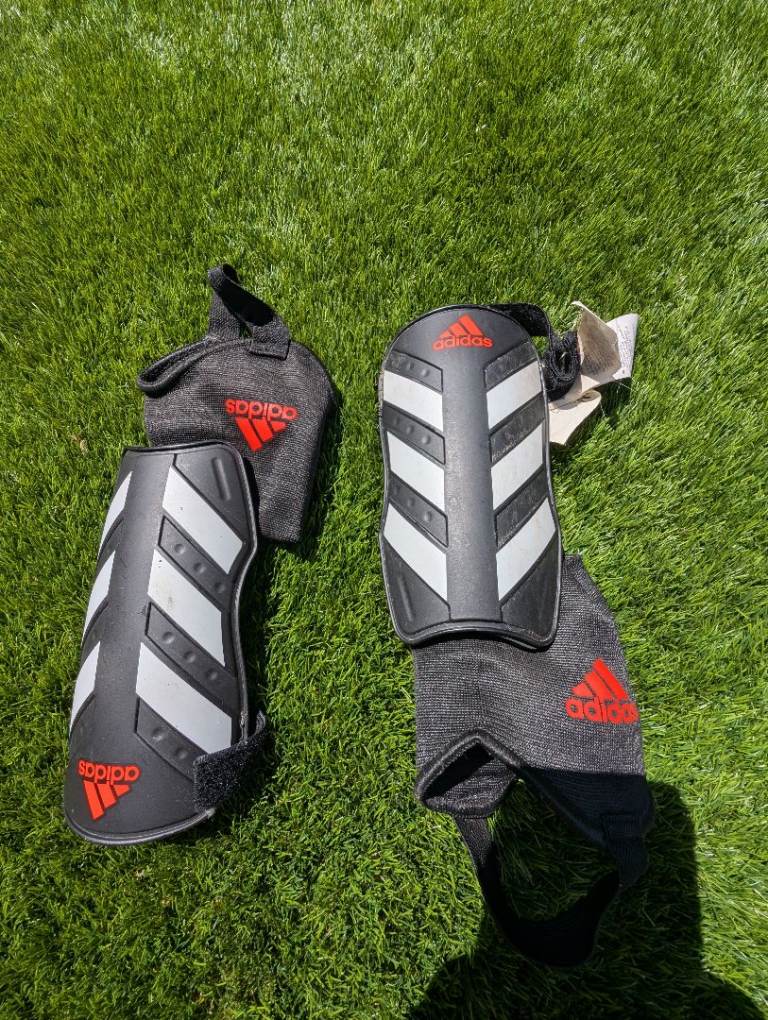 Adidas Shin Pads for Kids - size M