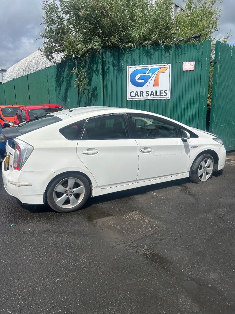 Toyota Prius Breaking parts 2009-14