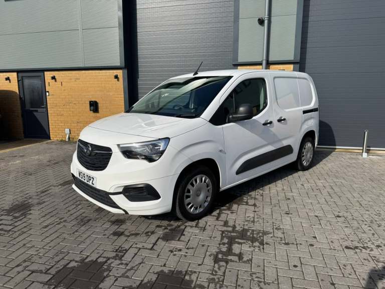 2019 Vauxhall Combo 2000 1.5 Turbo D 130ps H1 Sportive Van PANEL VAN Diesel Manual