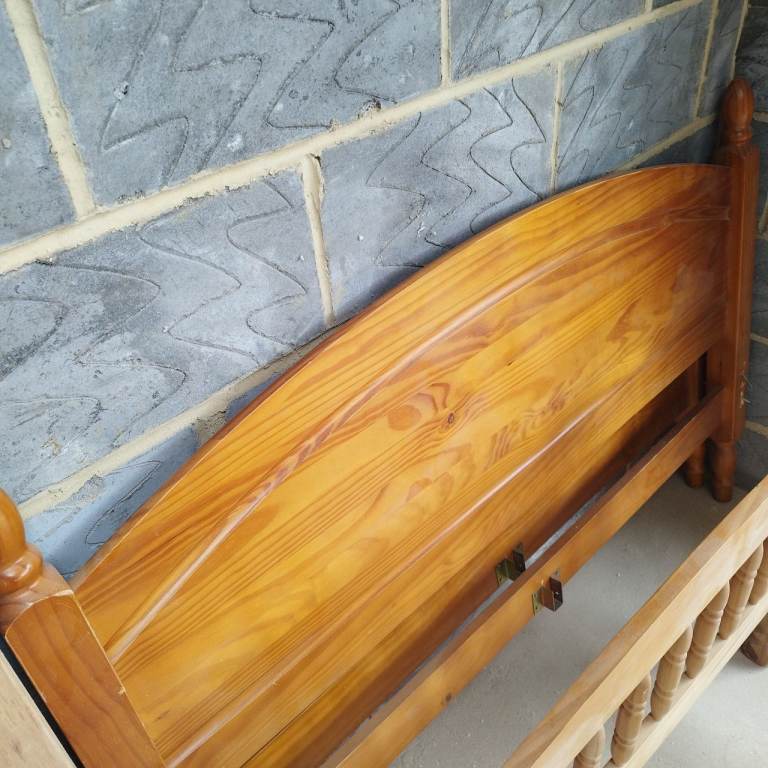 Double Pine bed