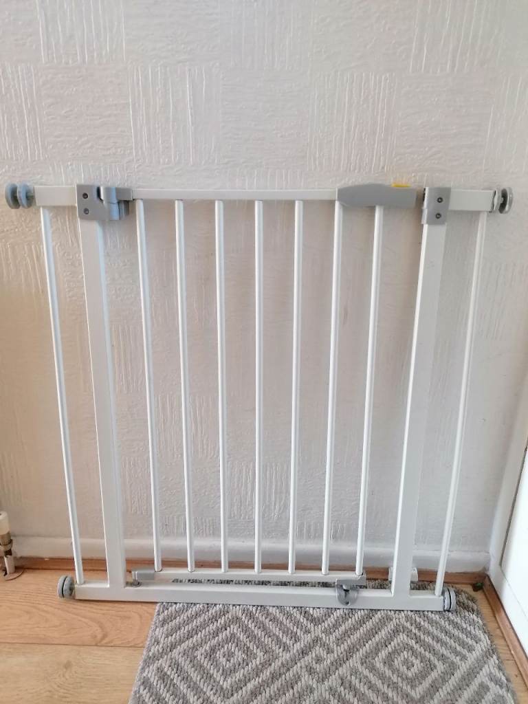 Child protection gate