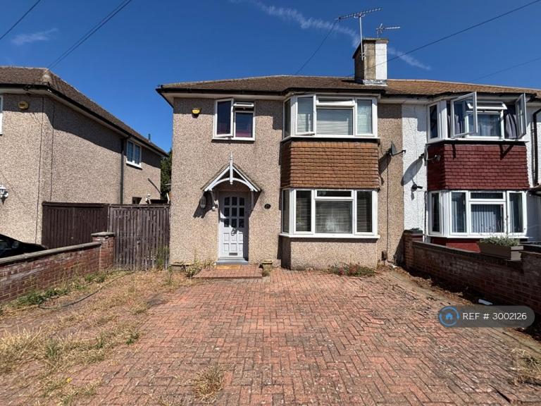 3 bedroom house in Morello Avenue, Uxbridge, UB8 (3 bed) (#3002126)